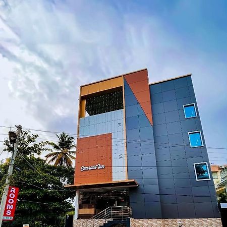 Emerald Inn Kochi Exterior foto