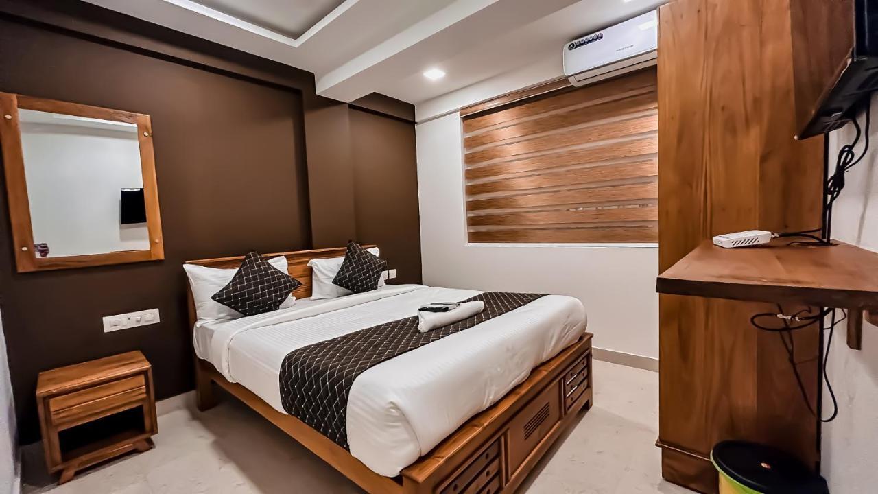 Emerald Inn Kochi Exterior foto
