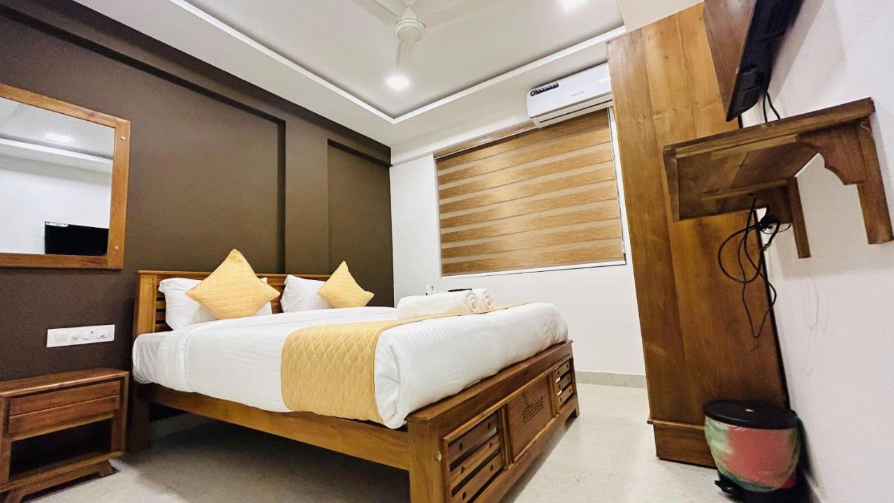 Emerald Inn Kochi Exterior foto